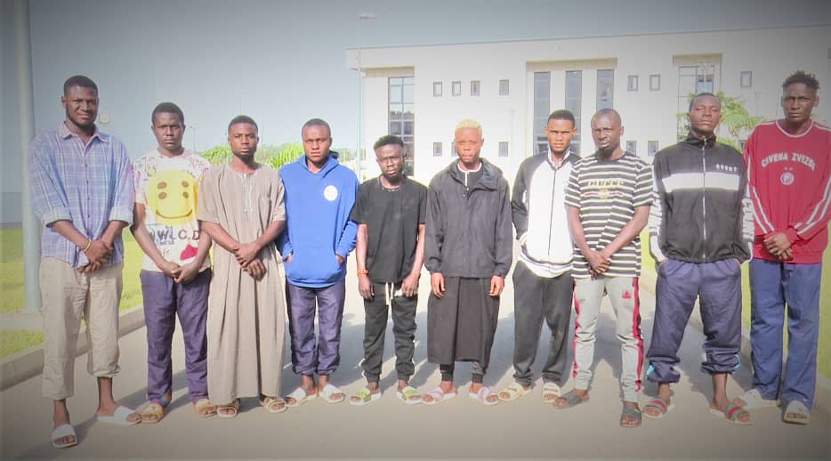 EFCC Storms 'Yahoo-Yahoo' Academy, Arrests 'Students' During 'Lecture' 
