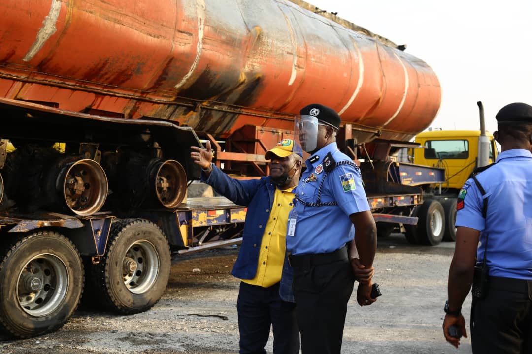 Lagos CP Supervises Clearing Of Accident Scene