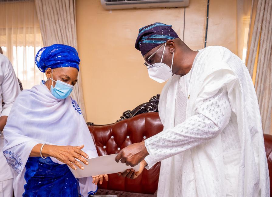 Sanwo-olu Receives Notes Late Jakande Left For Him, As Governor Visits Widow 