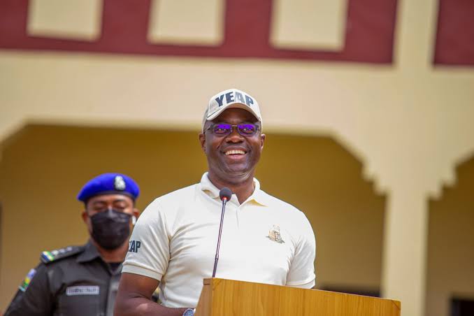 Makinde Approves Recruitment Of 500 Health Workers; Flags-off Construction Of 45.3km Saki-Ogbooro-Igboho Road
