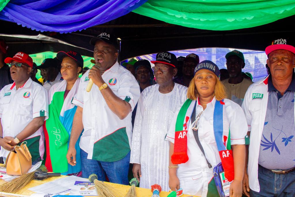 Party Leaders Express Support For Epe APC Chairmanship Candidate At Campaign Flag Off