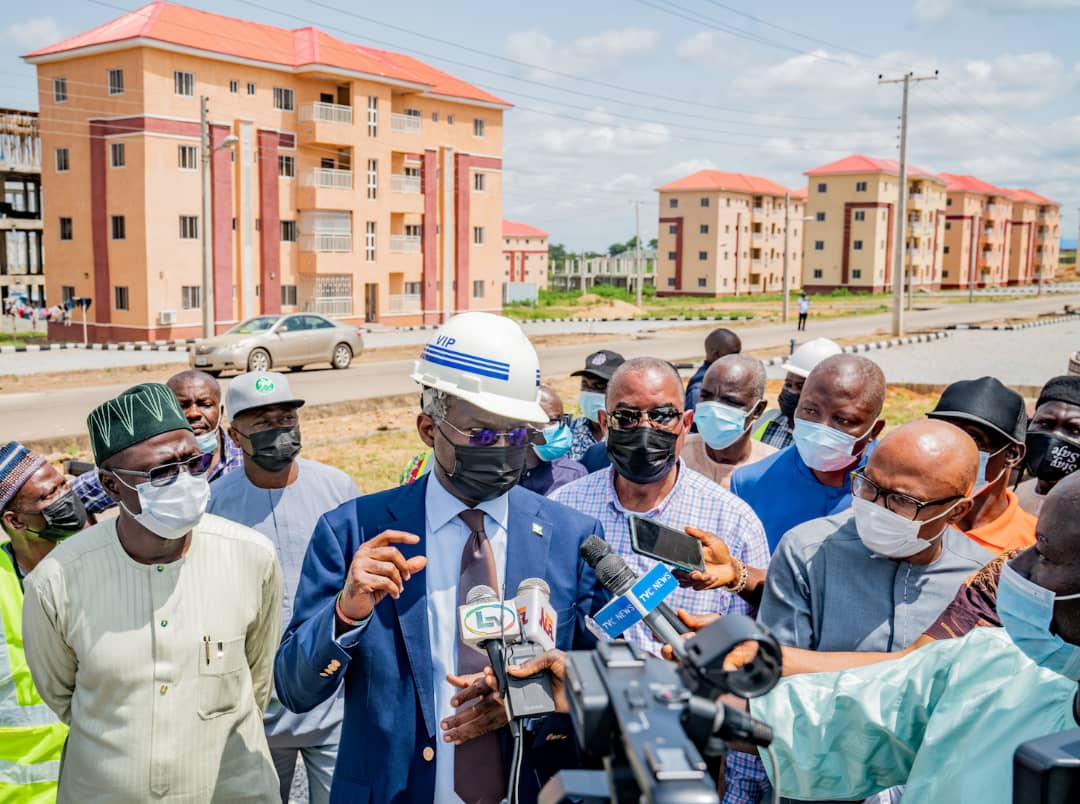 In Pictures, Fashola Inspects FHA's Mass Housing Scheme In Abuja