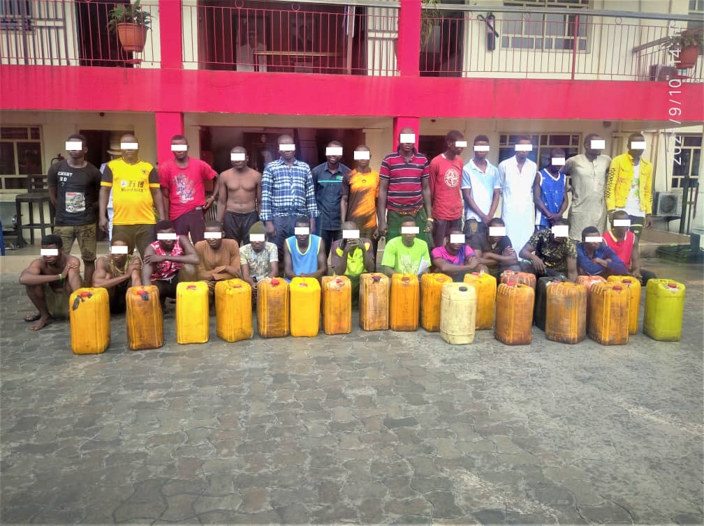 EFCC Arrests 27 Suspected Illegal Oil Bunkerers In Port Harcourt