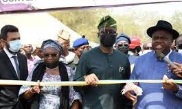 Bayelsa Gov, ex-Oyo Gov Flag-off 45.65km Oyo-Iseyin, Airport Road projects; Gov Names Airport Road After Olunloyo