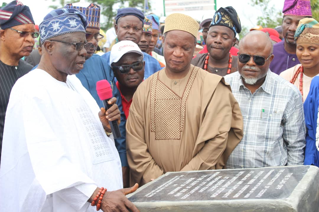 Fayemi Flags-off 132kva Power Projects In Two Communities; Minister Hails Ekiti Govt's Commitment To Power Supply