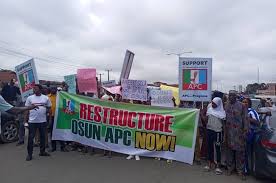 Osun APC Members Protest, Call For Removal Of Famodun As State Chairman 