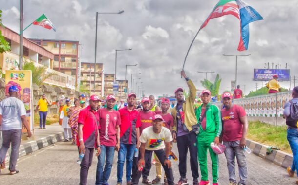 Images As SOB Agunbiade's Group, Onward, Ignites Lagos APC Rally With Colourful Display