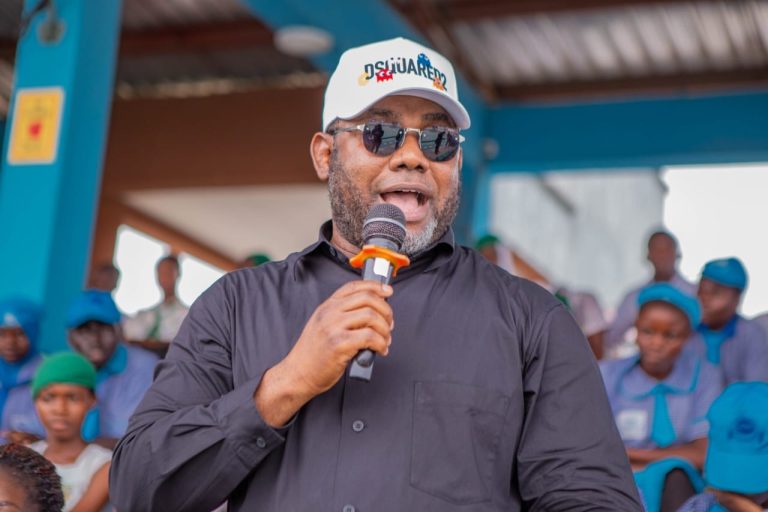 Lagos Celebrates ‘Swim Mums’, Partners on Coastal Swimming Initiative for Riverine Kids