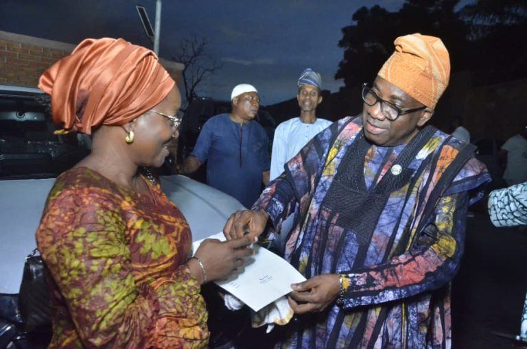 Ogun Distributes Operational Vehicles to 20 Perm Secs