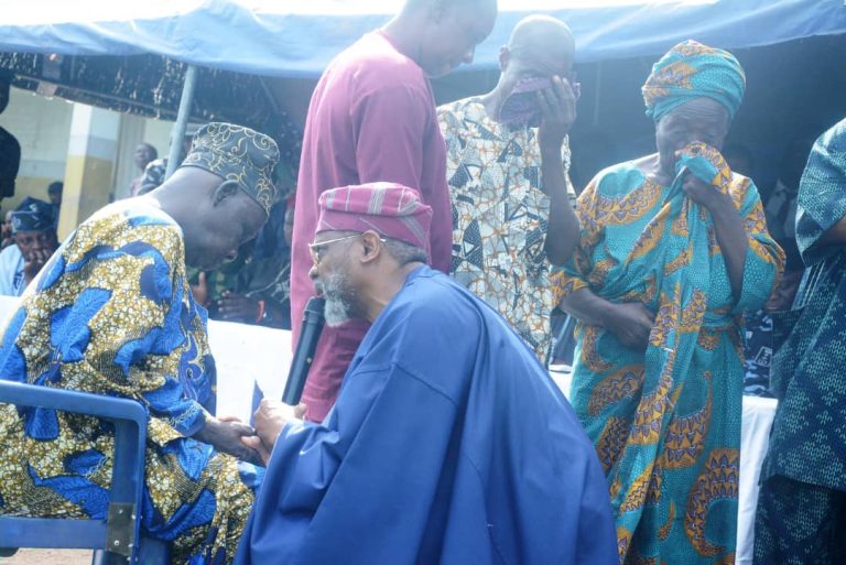 Images as FG Delegation Visits Oyo Communities Over Abducted School Children