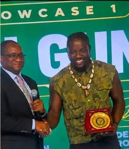 NBA Presents Award to VDM at Annual Conference