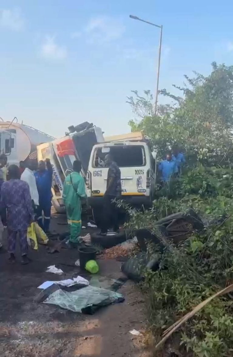 Four Die,13 Injure in Truck/Commercial Bus Collision on Lagos Single-lane Bridge