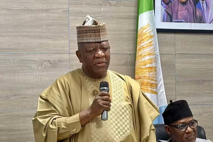Yari Receives 31 State Assembly Speakers in Solidarity Visit